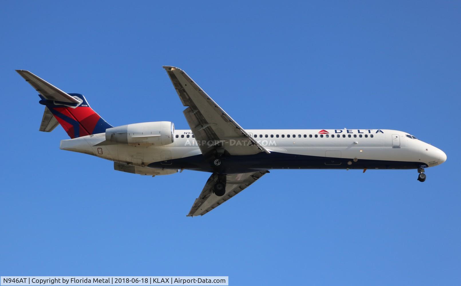 N946AT, 1999 Boeing 717-200 C/N 55009, Delta