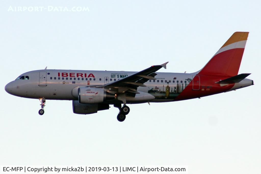 EC-MFP, 1999 Airbus A319-111 C/N 998, Landing. Scrapped in february 2021.