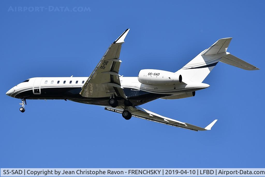 S5-SAD, 2013 Bombardier BD-700-1A10 Global 6000 C/N 9553, Elitavia landing runway 23