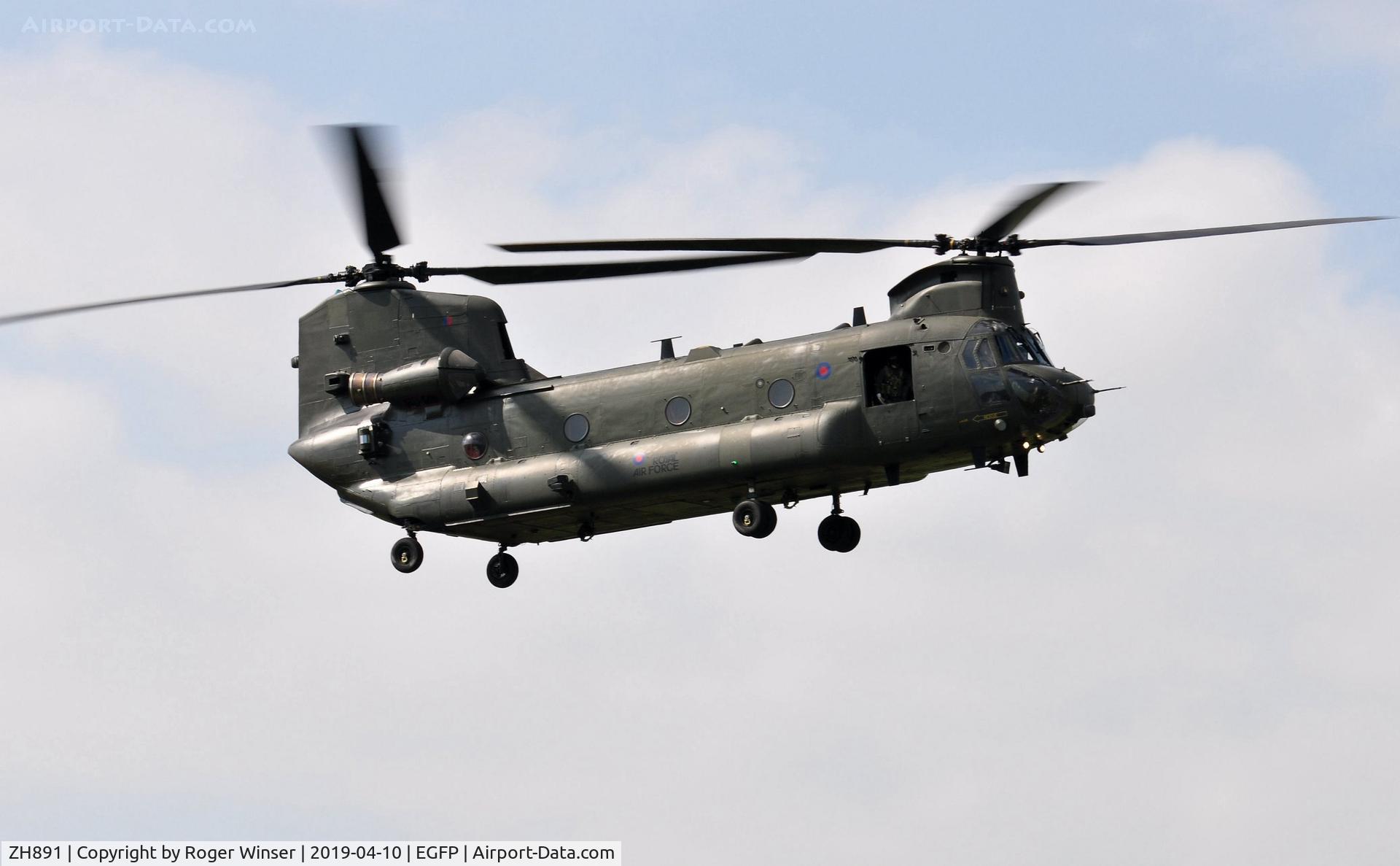 ZH891, 1997 Boeing Chinook HC.6A C/N M4454, Visiting RAF Chinook helicopter upgraded to HC.6a standards.