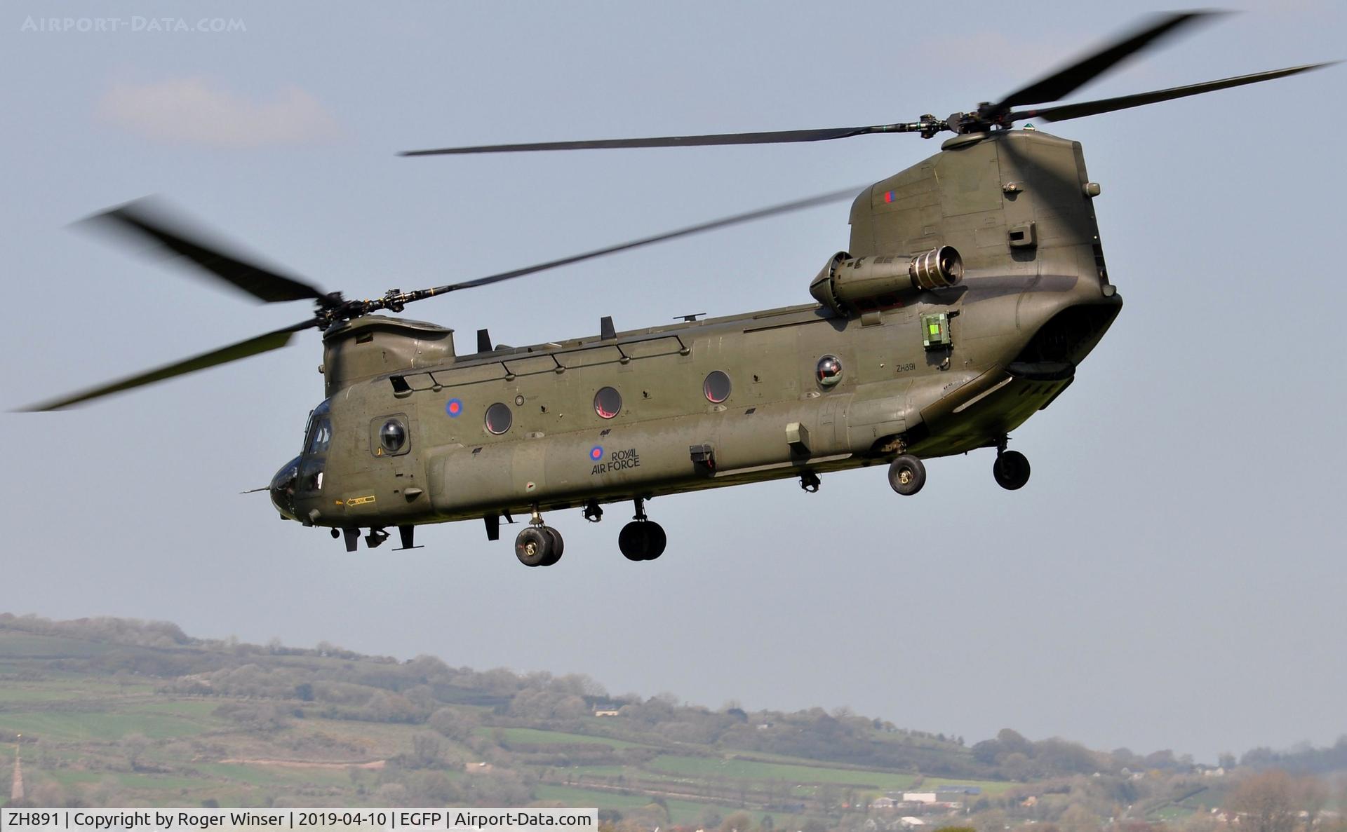 ZH891, 1997 Boeing Chinook HC.6A C/N M4454, Visiting RAF Chinook helicopter upgraded to HC.6a standards.