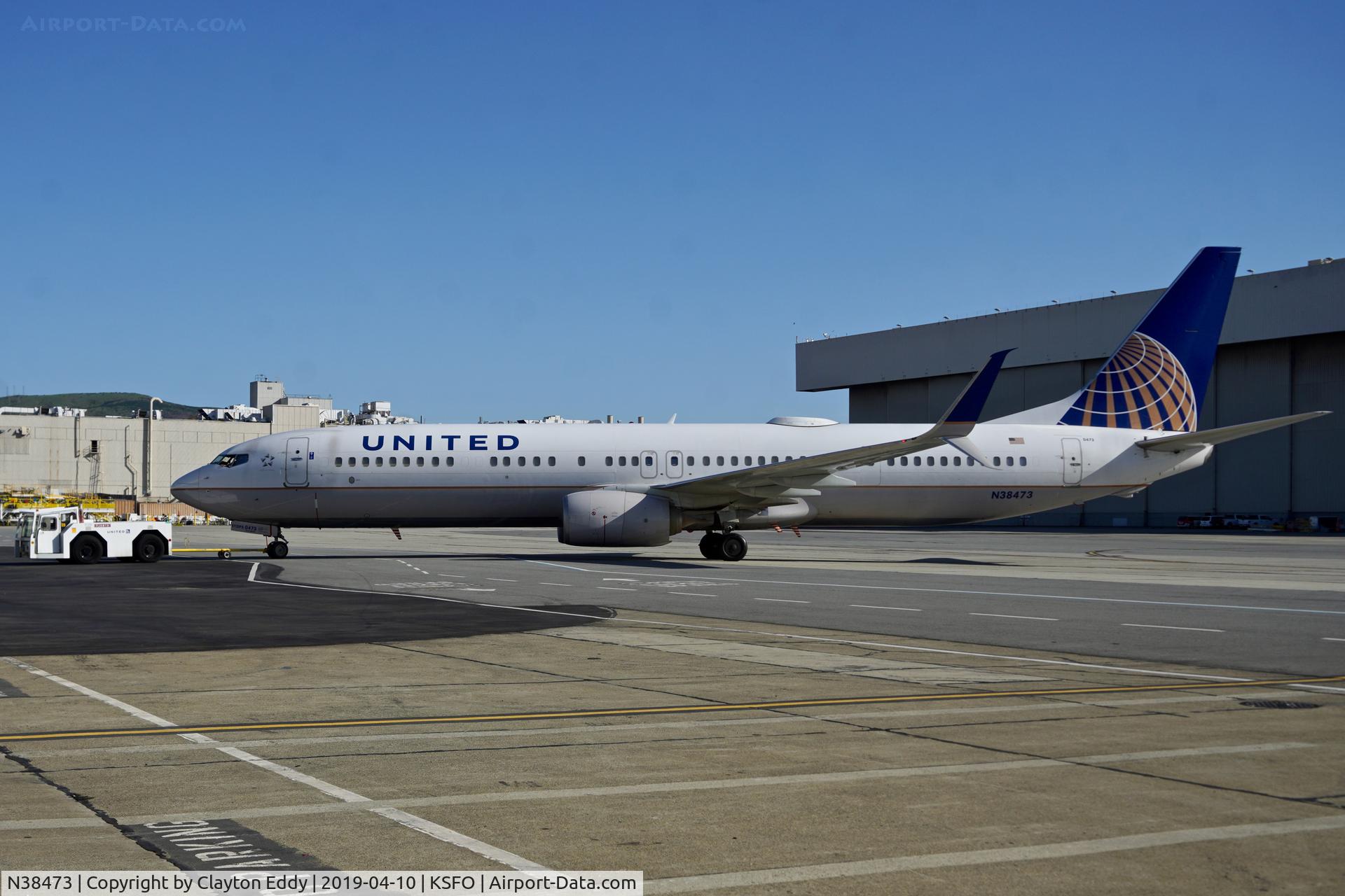 N38473, 2013 Boeing 737-924/ER C/N 38702, SFO 2019.