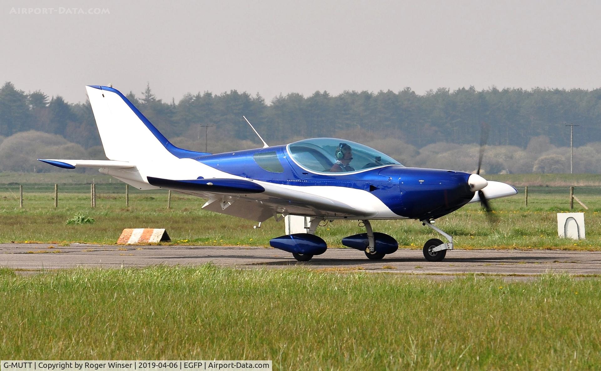 G-MUTT, 2007 CZAW SportCruiser C/N PFA 338-14667, Visiting SportCruiser.