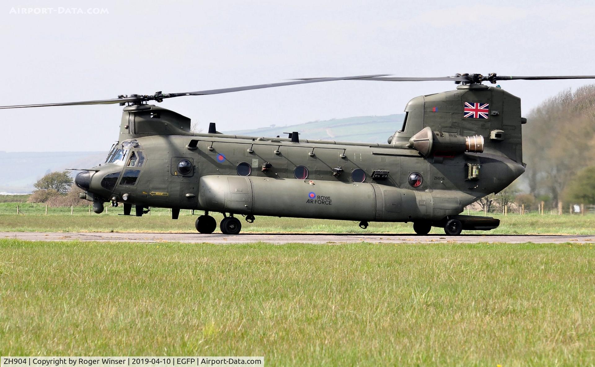 ZH904, Boeing Vertol Chinook HC.5 C/N M4483, RAF Chinook helicopter upgraded to HC.5 standards.