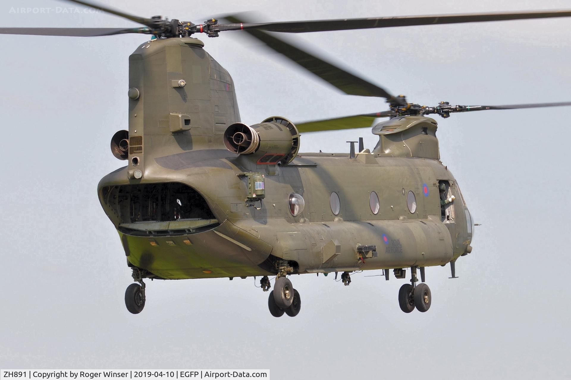 ZH891, 1997 Boeing Chinook HC.6A C/N M4454, Visiting RAF Chinook helicopter