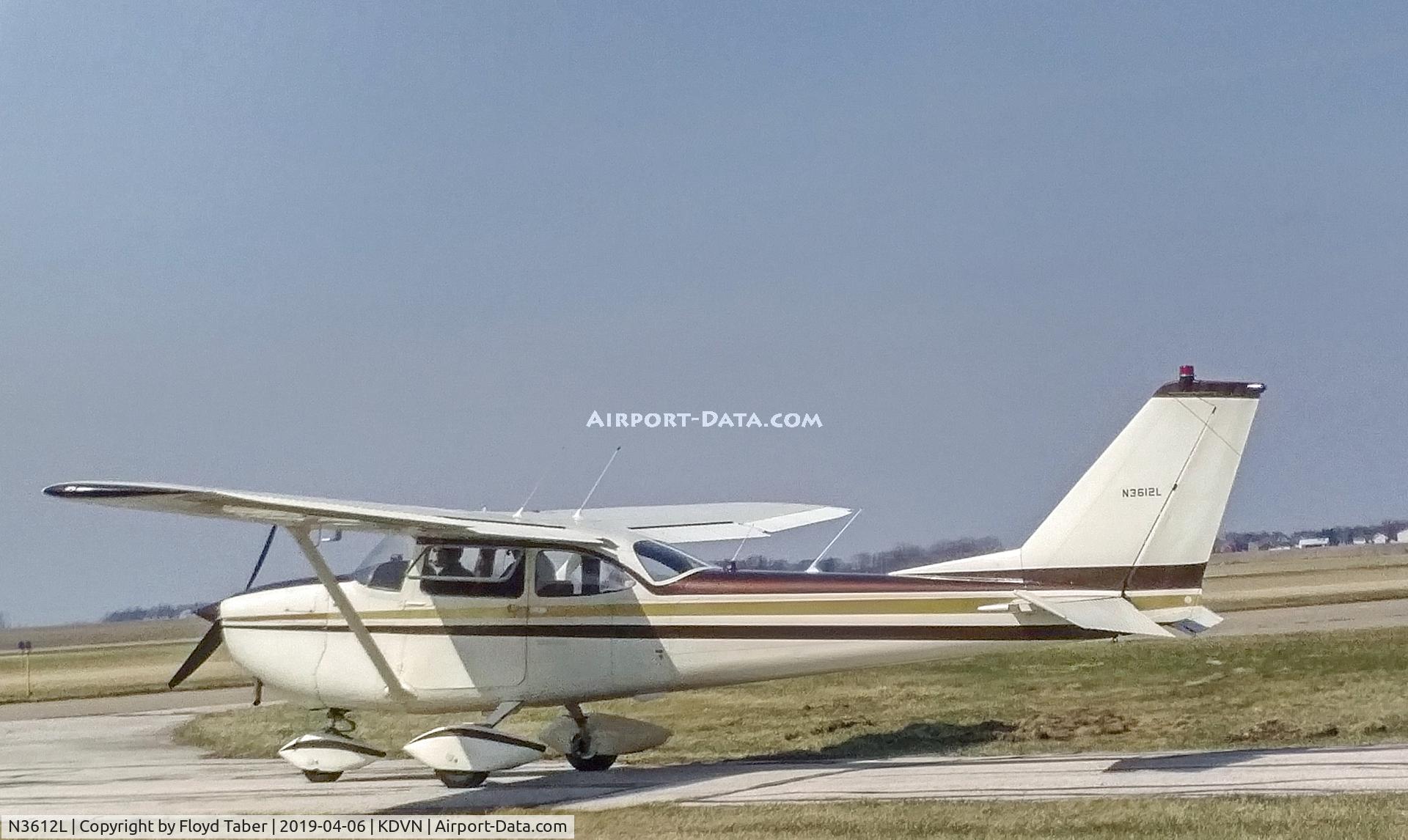 N3612L, 1965 Cessna 172G C/N 17253781, Taxing in position for takeoff on 21