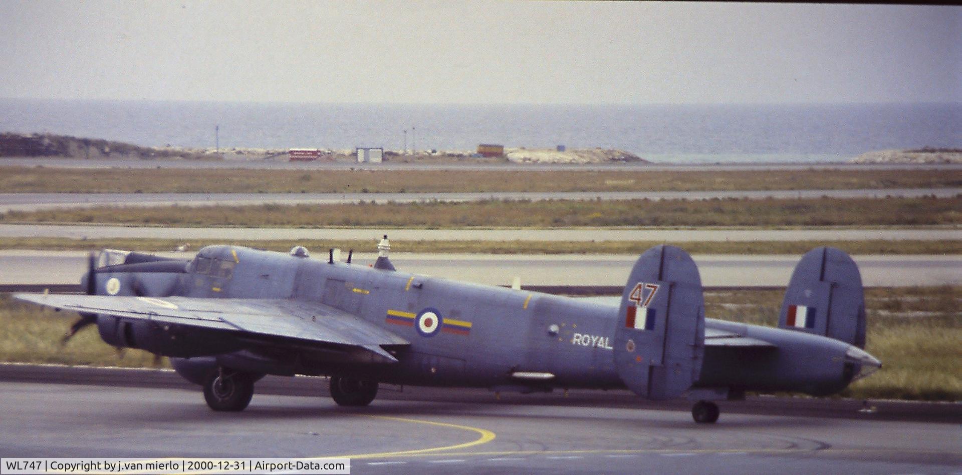 WL747, Avro 716 Shackleton AEW.2 C/N R3/696/239005, Aéroport de Nice, France mid'80s