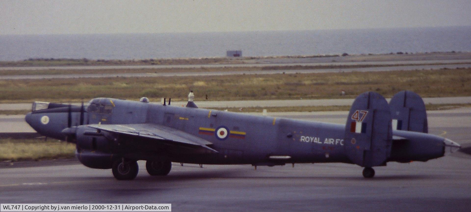 WL747, Avro 716 Shackleton AEW.2 C/N R3/696/239005, Aéroport de Nice, France mid'80s