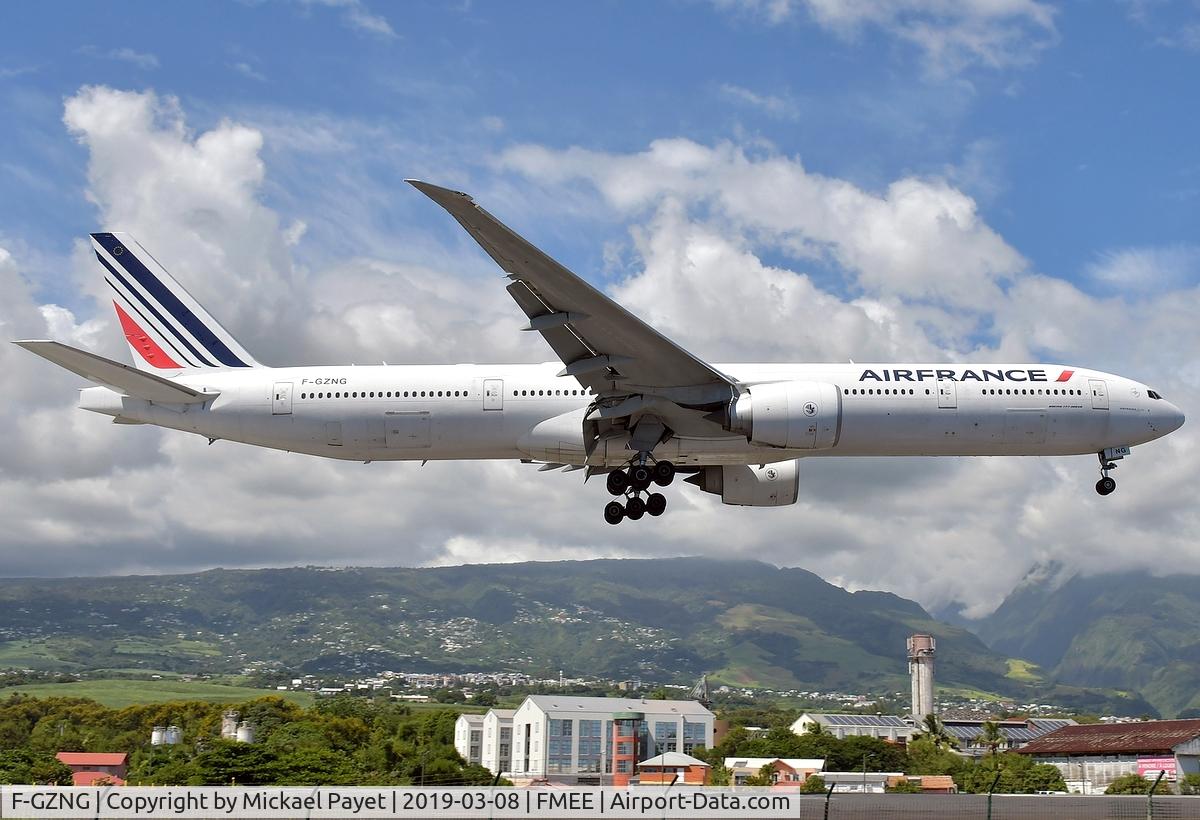 F-GZNG, 2009 Boeing 777-328/ER C/N 32968, Landing rwy 30
