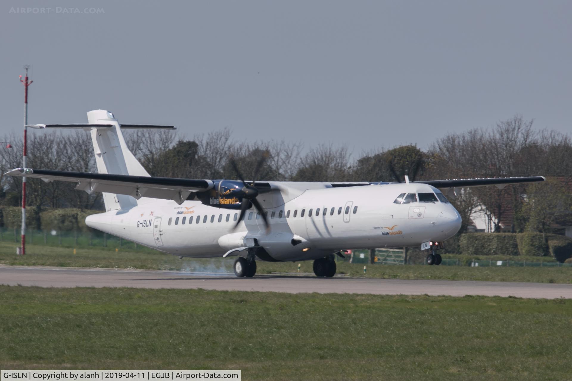 G-ISLN, 2009 ATR 72-212A C/N 884, Landing on 09 at Guernsey