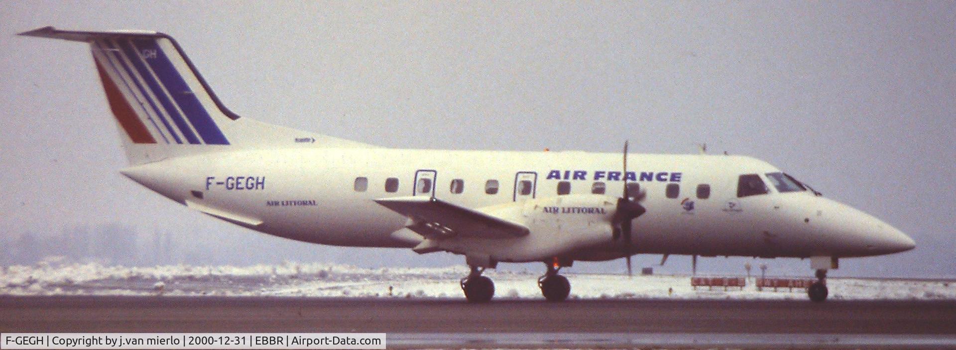 F-GEGH, 1986 Embraer EMB-120RT Brasilia C/N 120033, Holding for t/o rwy 02 at Brussels '80s