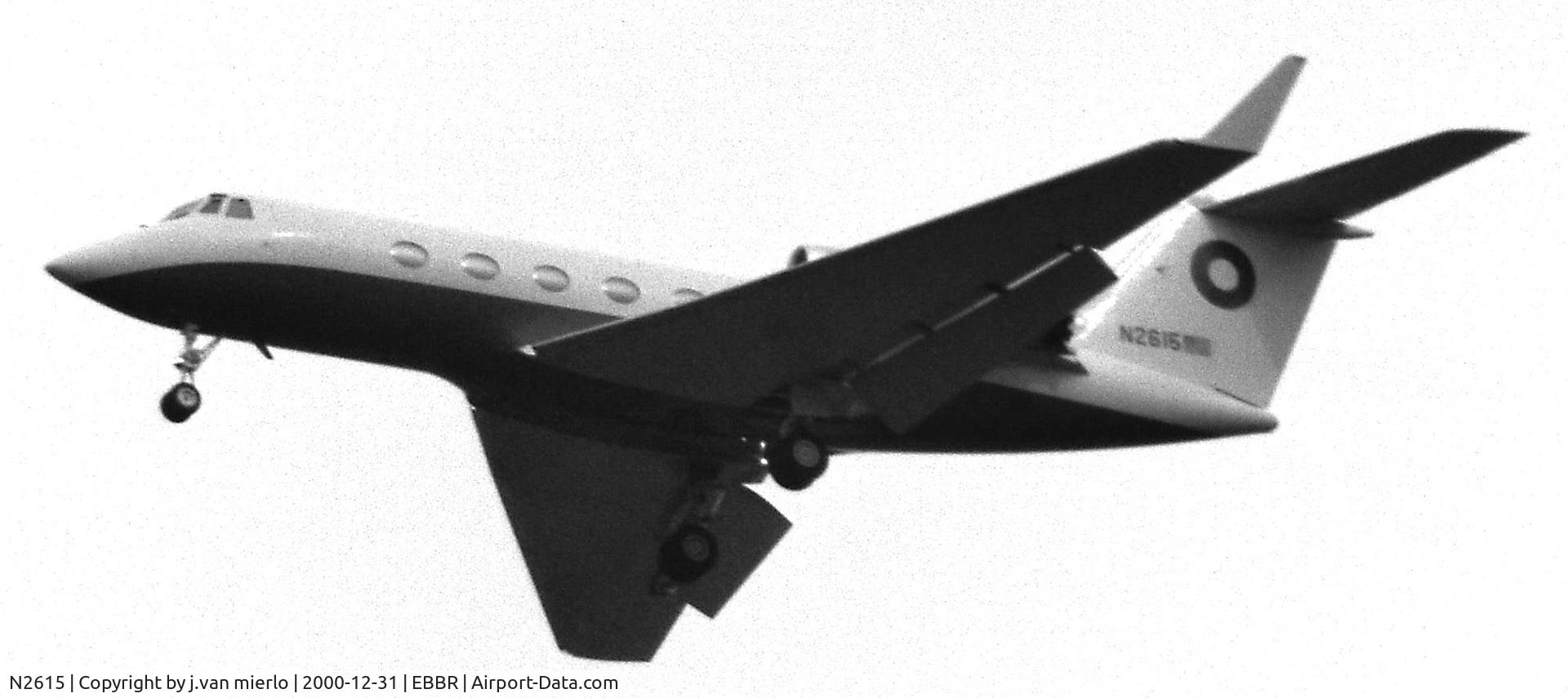 N2615, 1973 Dassault Falcon (Mystere) 20E C/N 293, landing at Brussels 25R '80s