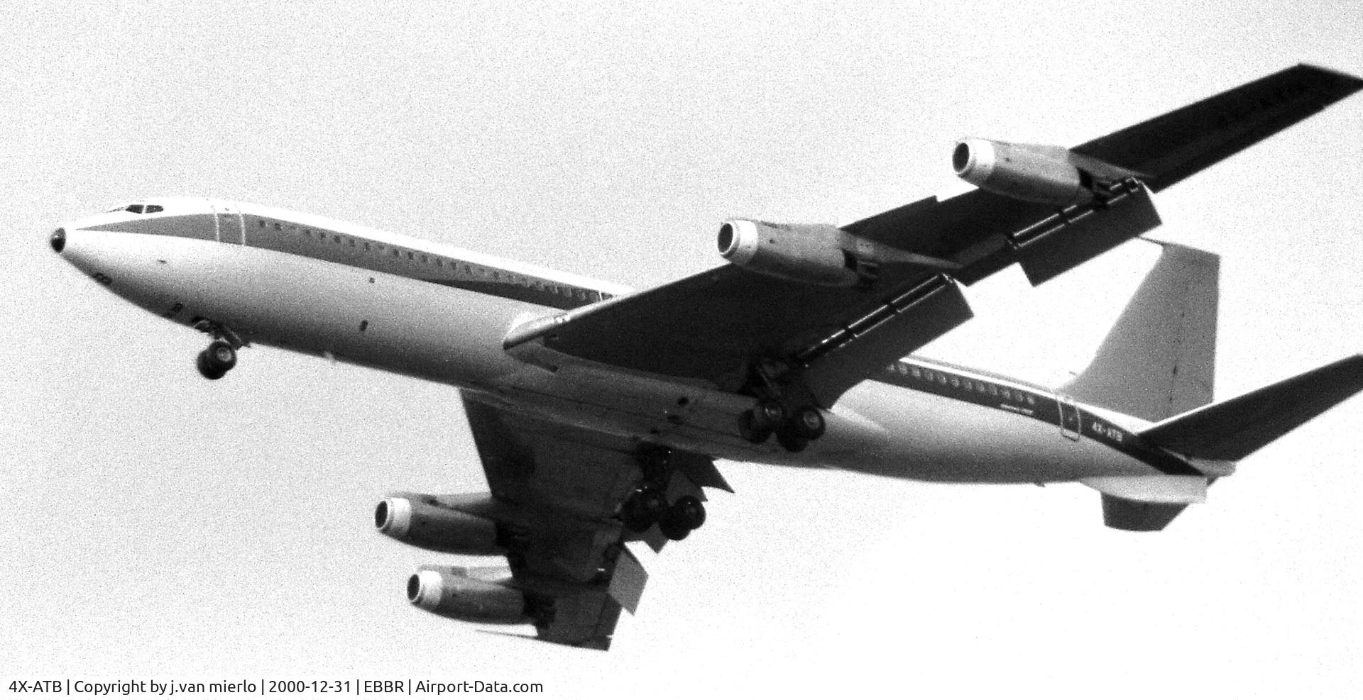 4X-ATB, 1961 Boeing 707-458 C/N 18071, Landing 25L Brussels '80s