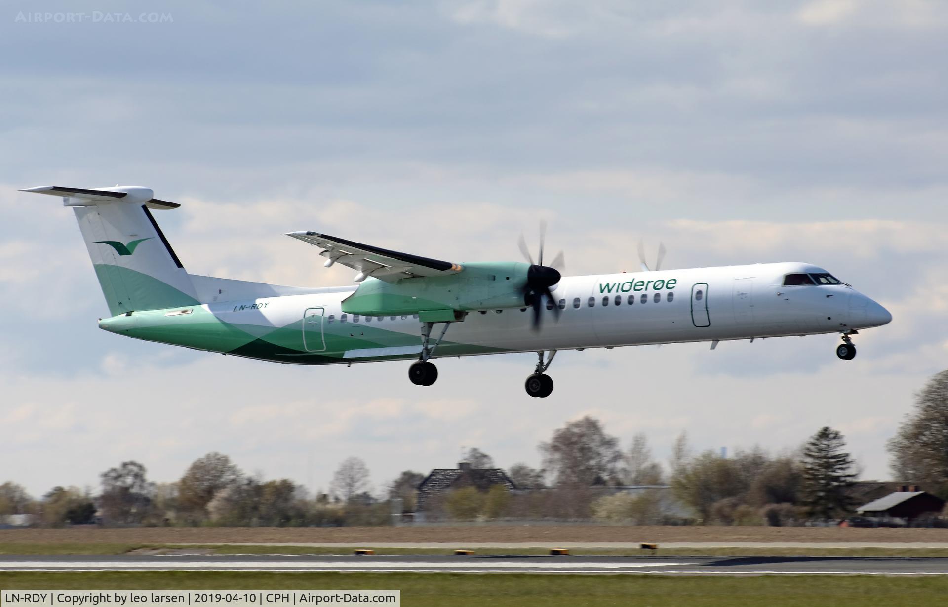 LN-RDY, 2002 De Havilland Canada DHC-8-402Q Dash 8 C/N 4062, Copenhagen 10.4.2019