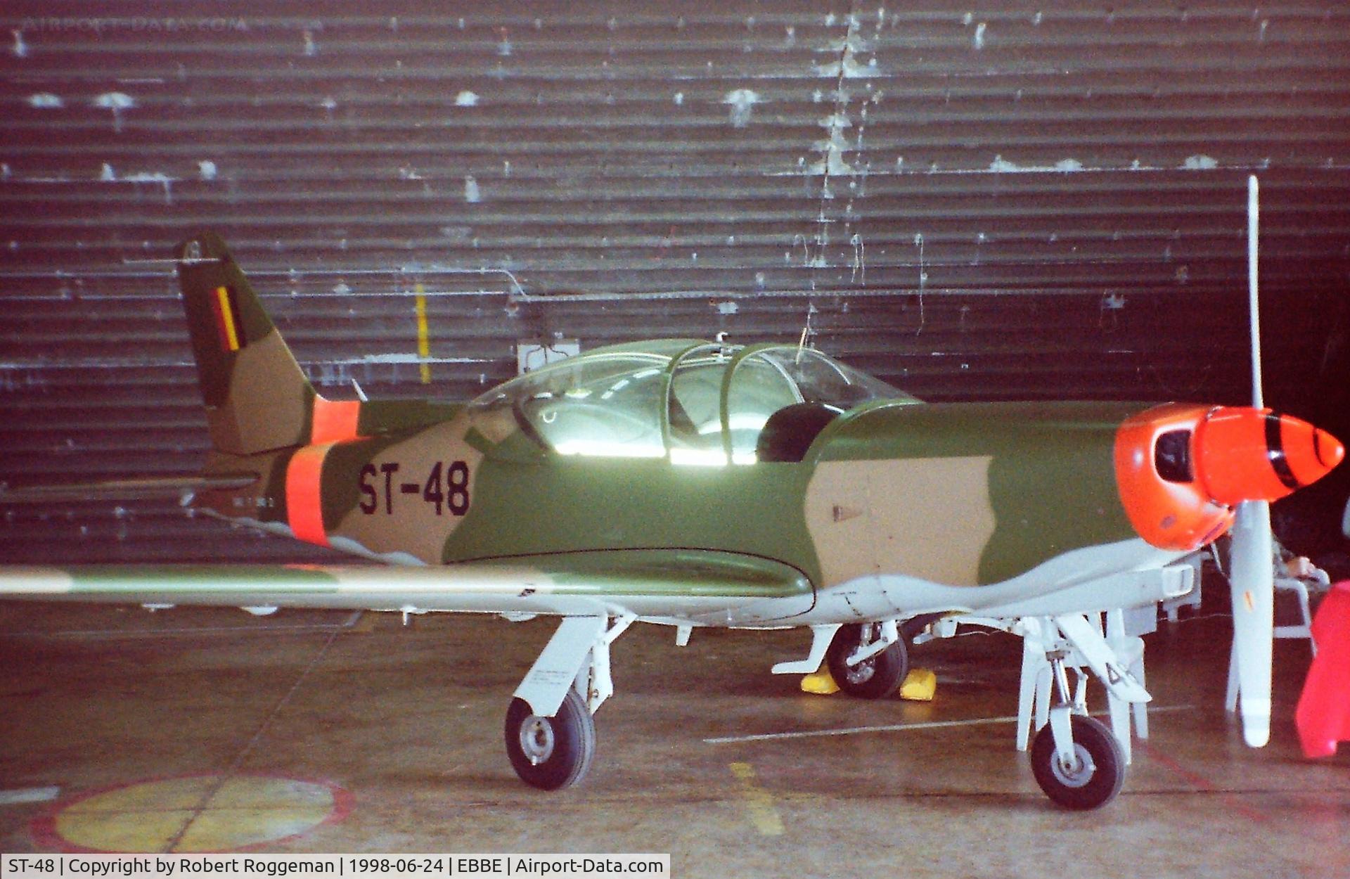 ST-48, SIAI-Marchetti SF-260D C/N 848, OPEN DAY.