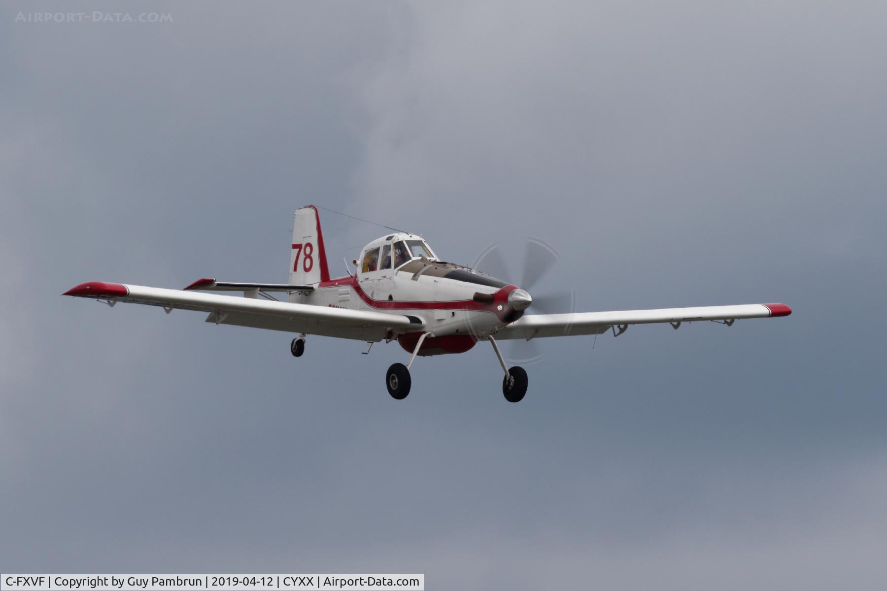 C-FXVF, 1996 Air Tractor AT-802 C/N 802-0033, Landing