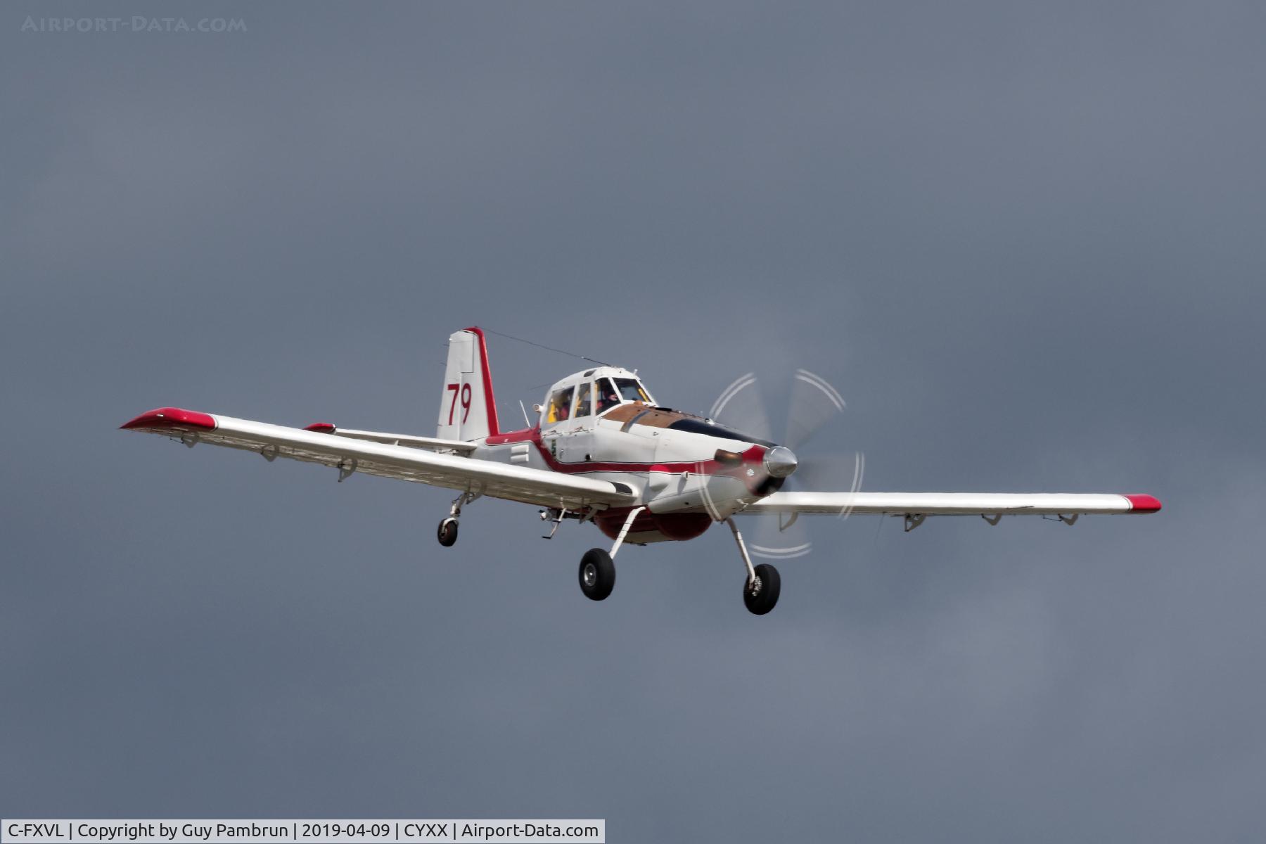 C-FXVL, 1996 Air Tractor AT-802 C/N 802-0034, Landing