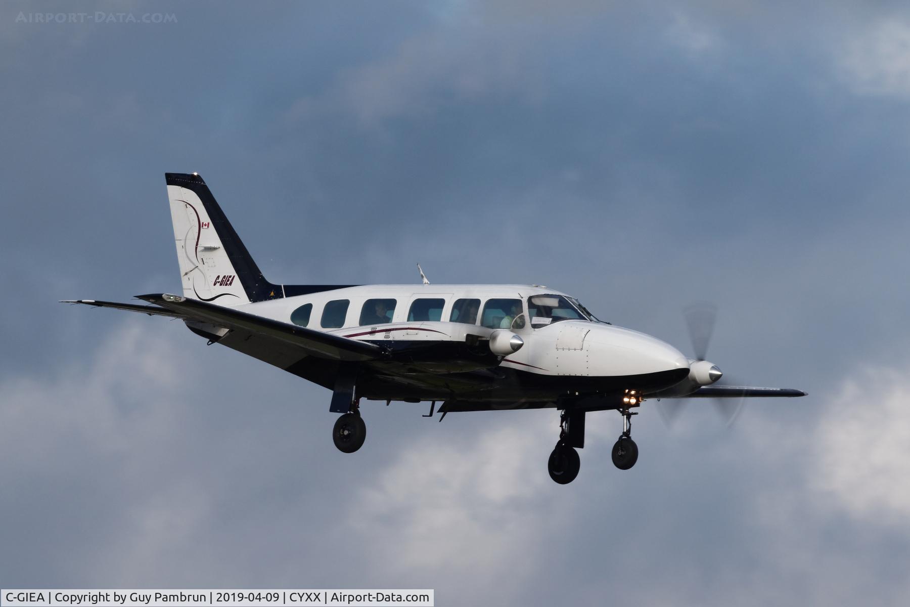 C-GIEA, 1980 Piper PA-31-350 Chieftain C/N 31-8052196, Landing