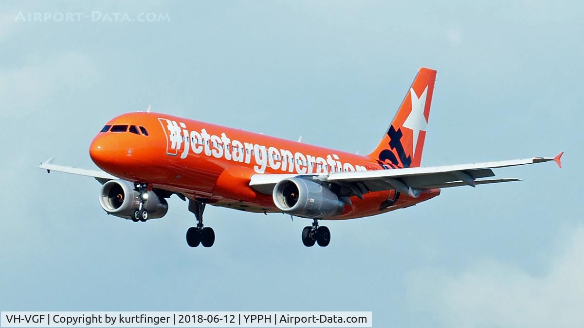 VH-VGF, 2010 Airbus A320-214 C/N 4497, The photo was taken from the public viewing area at the Dunreath public viewing area, YPPH. The approach is on runway 03.