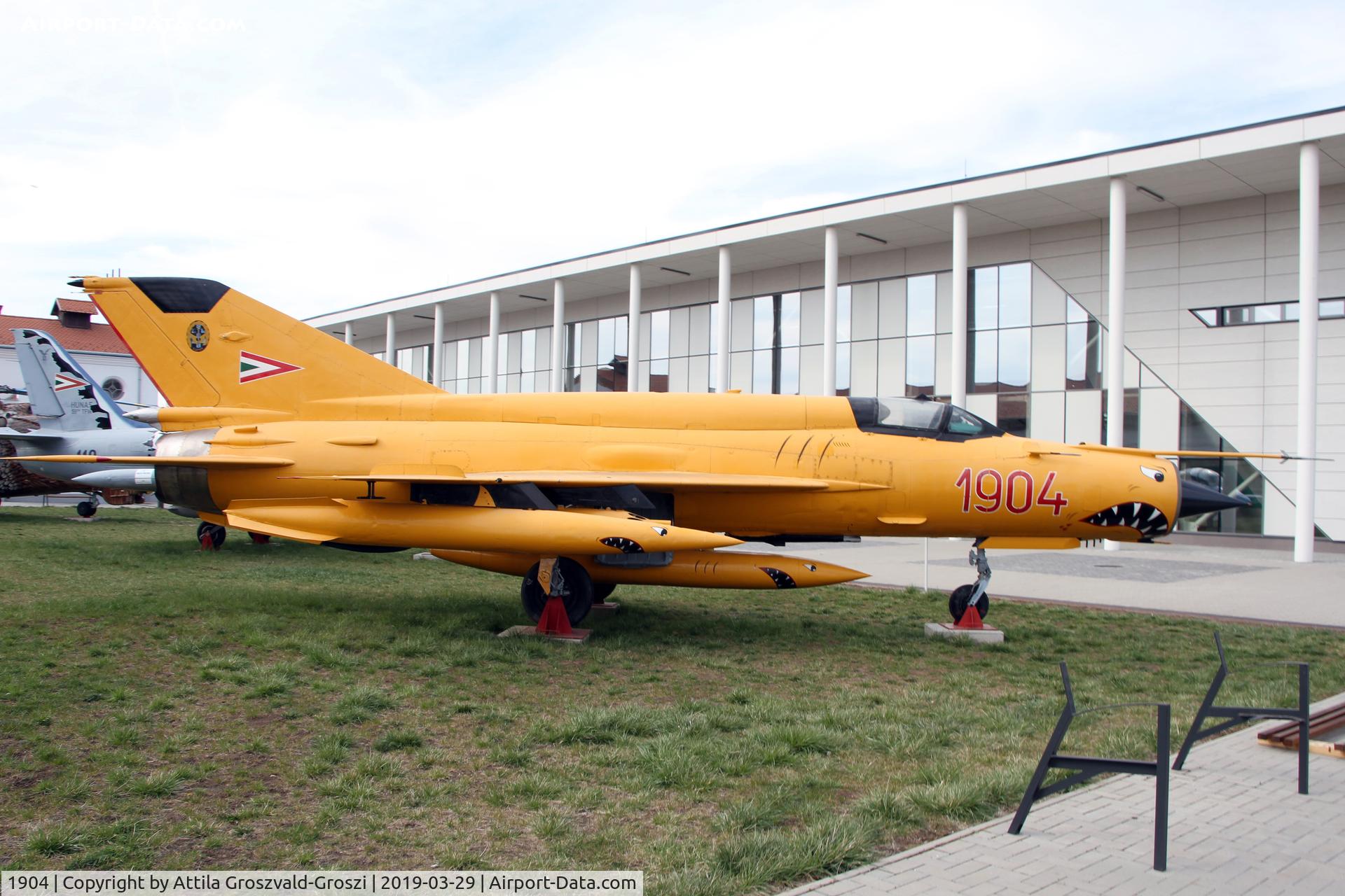 1904, 1978 Mikoyan-Gurevich MiG-21bis C/N 75061904, RepTár. Szolnok aviation history museum, Hungary