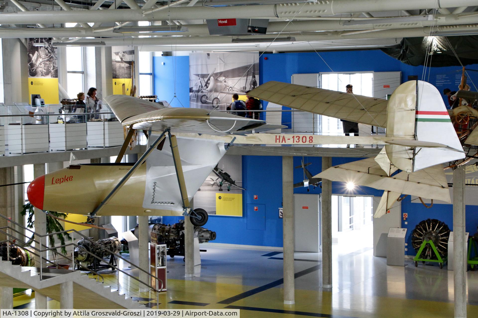 HA-1308, 1952 Rubik R-16b Lepke C/N E-952, RepTár. Szolnok aviation history museum, Hungary