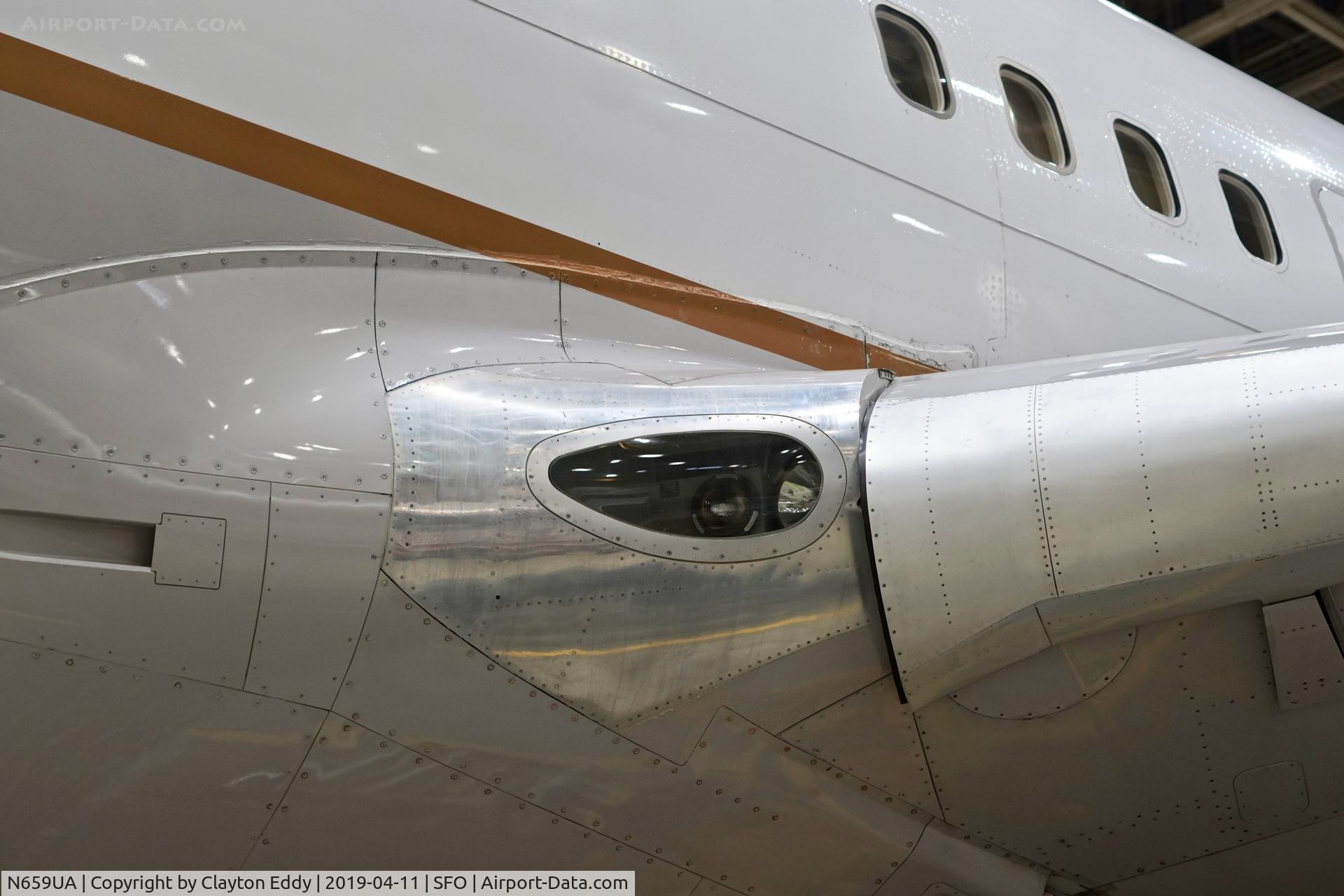N659UA, 1993 Boeing 767-322 C/N 27114, Wing landing light. SFO 2019.