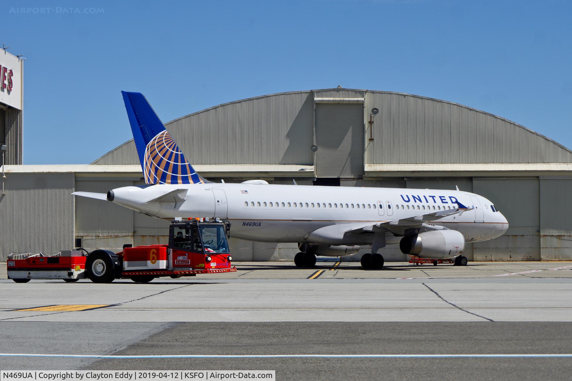 N469UA, 2001 Airbus A320-232 C/N 1409, SFO 2019.