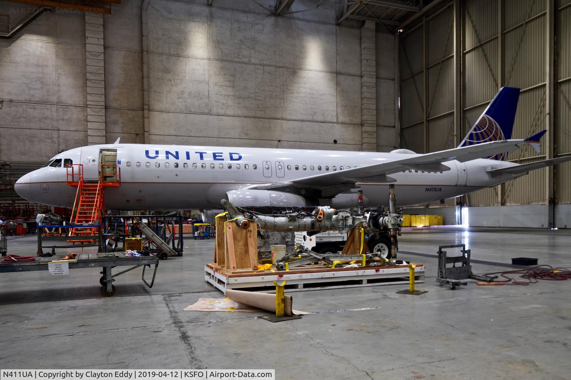 N411UA, 1994 Airbus A320-232 C/N 464, SFO 2019.