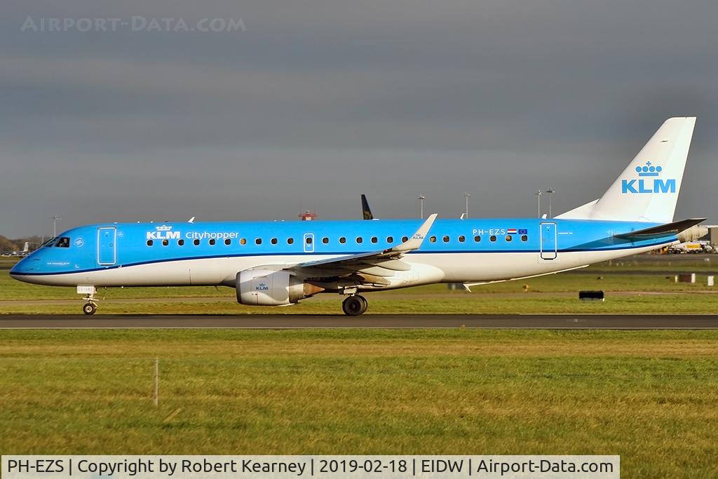 PH-EZS, 2010 Embraer 190LR (ERJ-190-100LR) C/N 19000380, Short finals R/W 28