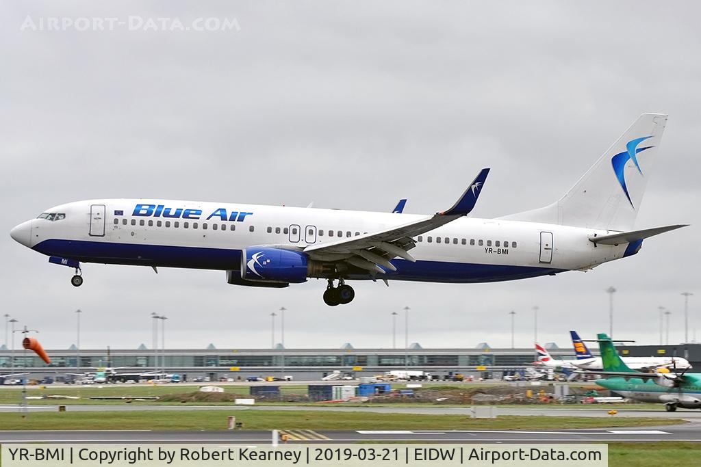 YR-BMI, 1998 Boeing 737-8K5 C/N 27980, Short finals R/W 28