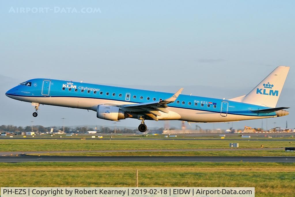 PH-EZS, 2010 Embraer 190LR (ERJ-190-100LR) C/N 19000380, Short finals R/W 28
