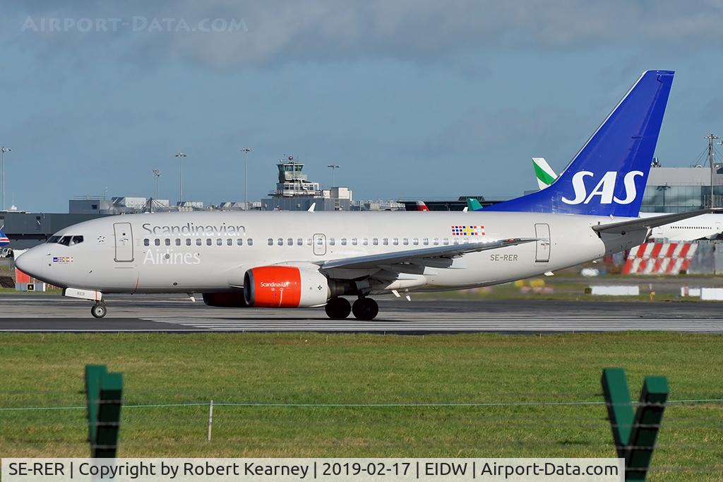 SE-RER, 2000 Boeing 737-7BX C/N 30736, Lining up R/W 28