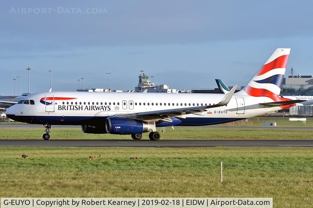 G-EUYO, 2013 Airbus A320-232 C/N 5634, Lining up R/W 28