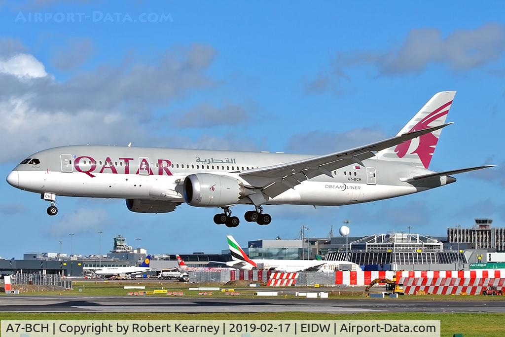 A7-BCH, 2013 Boeing 787-8 Dreamliner Dreamliner C/N 38326, Short finals R/W 28