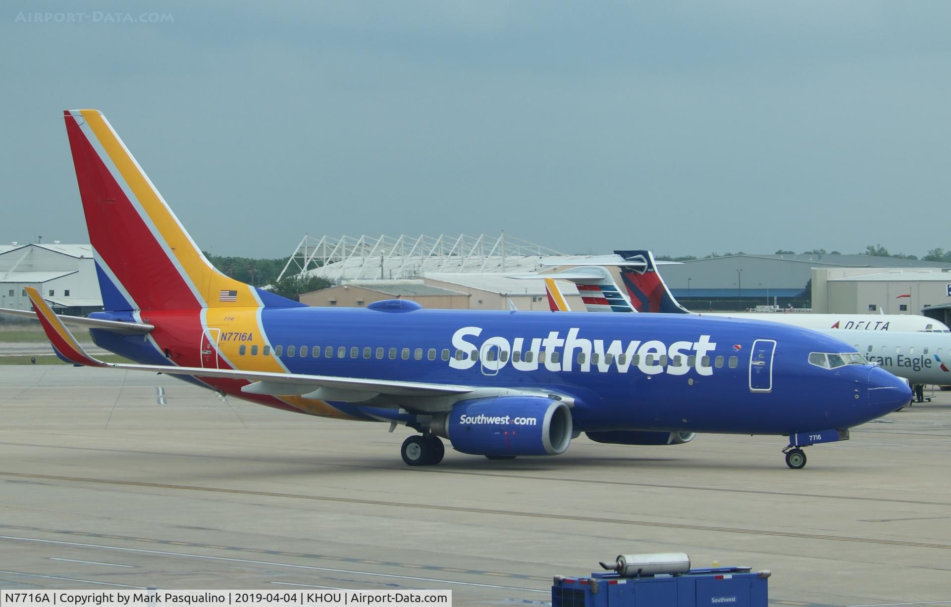 N7716A, 2005 Boeing 737-76N C/N 32662, Boeing 737-76N