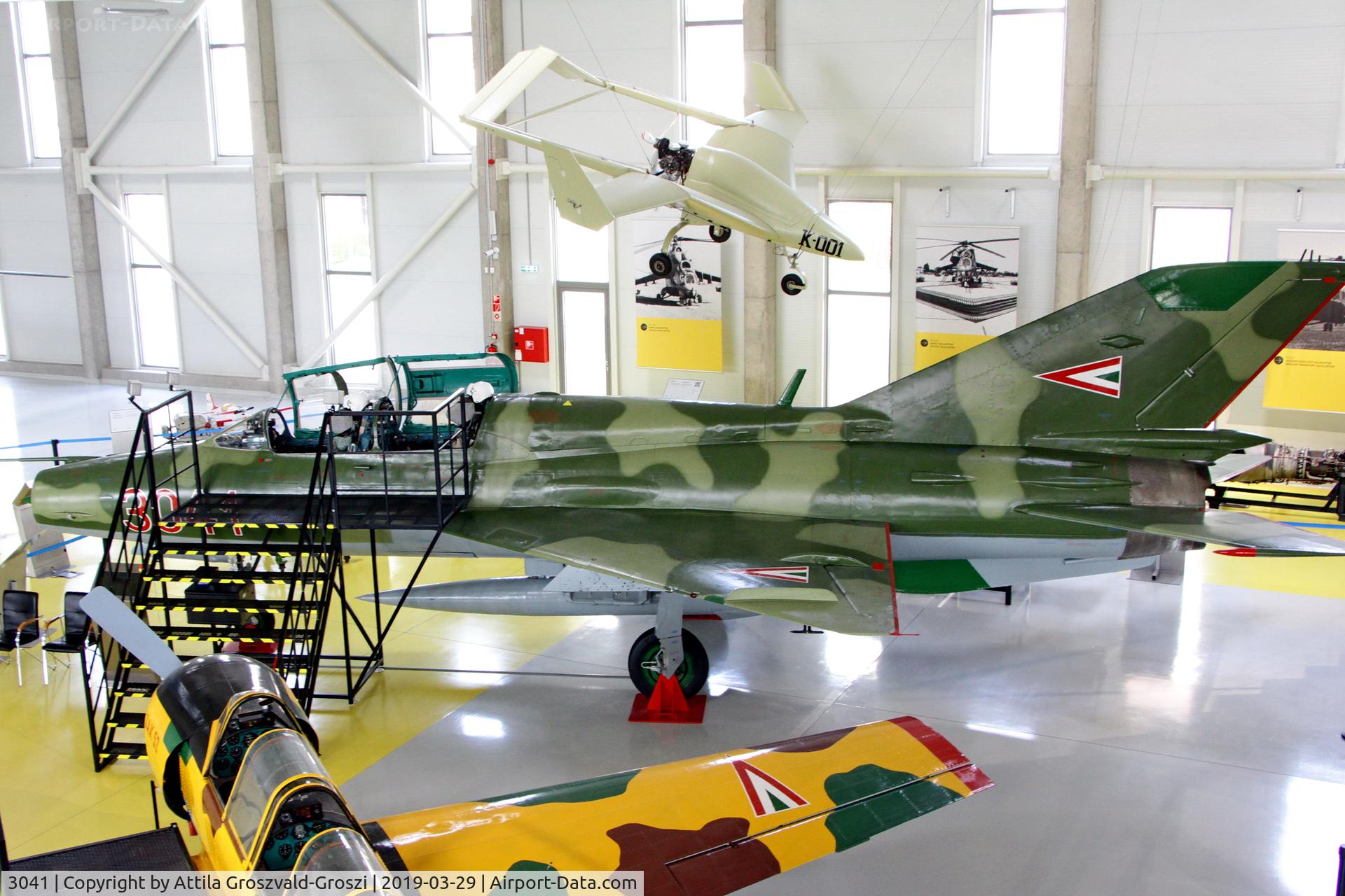 3041, 1974 Mikoyan-Gurevich MiG-21UM C/N 516903041, RepTár. Szolnok aviation history museum, Hungary