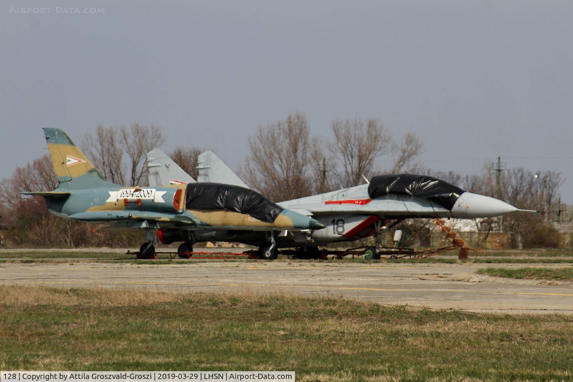 128, Aero L-39ZO Albatros C/N 831128, LHSN - MH 86. Szolnok Helikopter Bázis