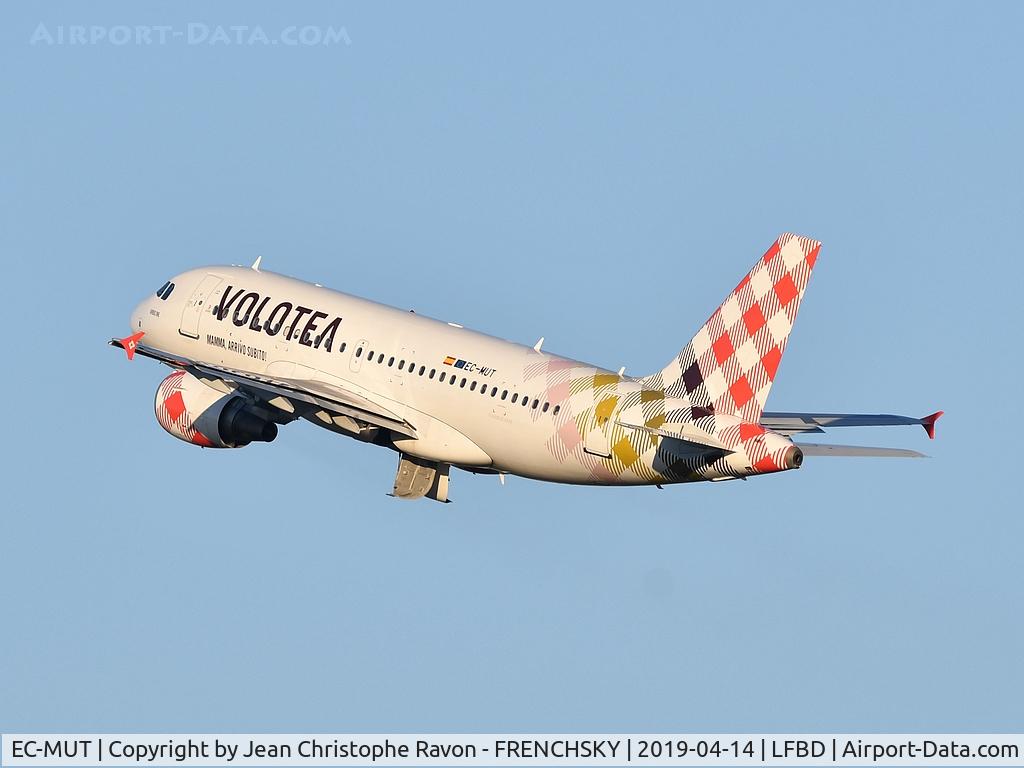 EC-MUT, 2004 Airbus A319-111 C/N 2240, Volotea VOE281A to Fuerteventura (FUE)  take off runway 05