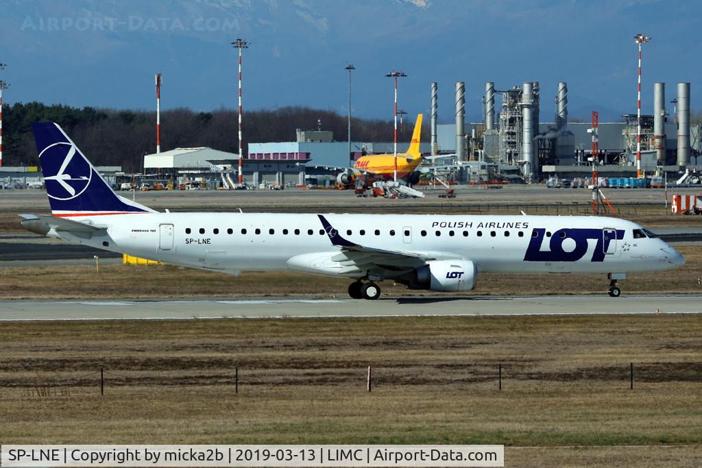 SP-LNE, 2012 Embraer 195LR (ERJ-190-200LR) C/N 19000583, Taxiing