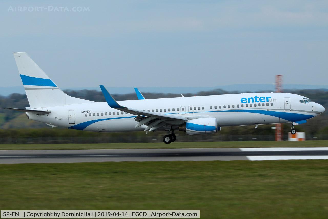 SP-ENL, 2002 Boeing 737-8CX C/N 32366, Landing RWY 09