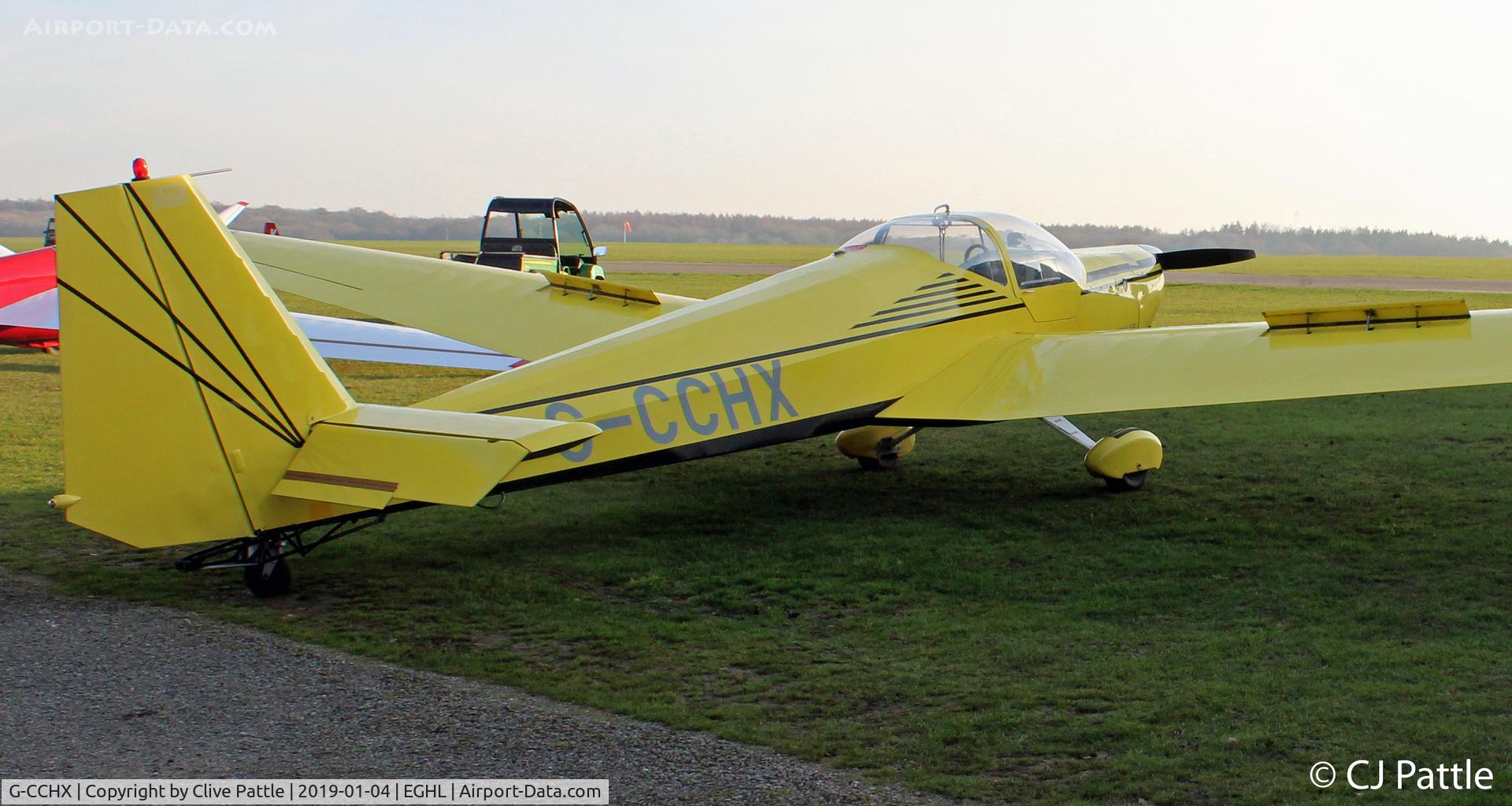 G-CCHX, 2003 Scheibe SF-25C Falke C/N 44694, Ready for action @ Lasham