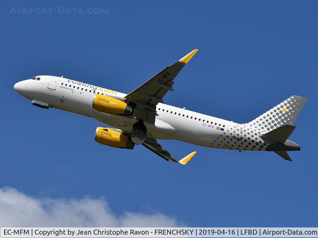 EC-MFM, 2015 Airbus A320-232 C/N 6571, VY2987 take off runway 23 to Malaga AGP