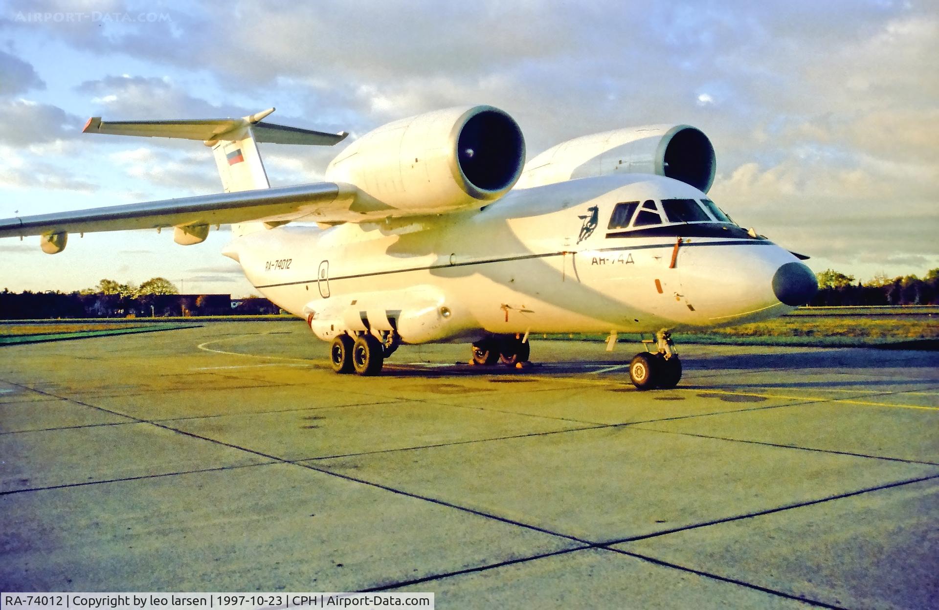 RA-74012, 1995 Antonov An-74-200 C/N 470 98 959, Copenhagen 23.10.1997