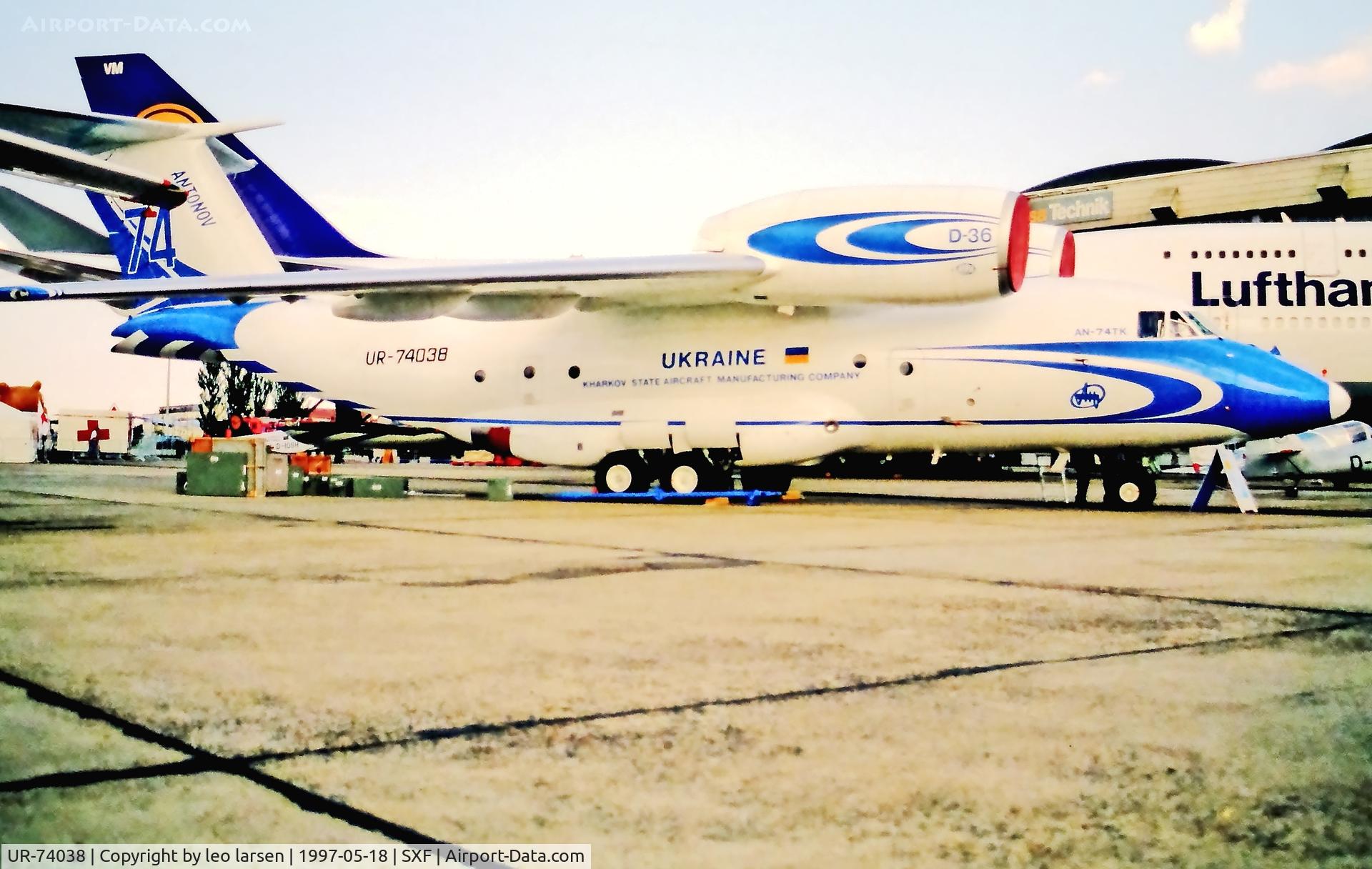 UR-74038, 1998 Antonov An-74TK-200 C/N 36547097933, Berlin Air Show 18.5.1997