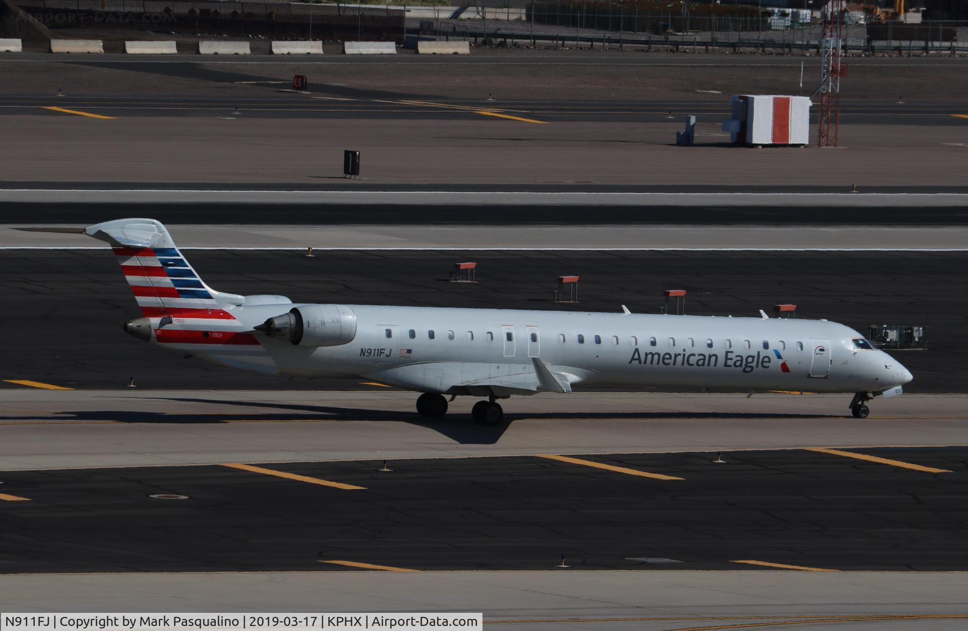 N911FJ, 2003 Bombardier CRJ-900ER (CL-600-2D24) C/N 15011, CL-600-2D24