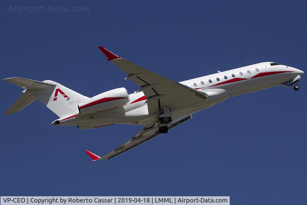 VP-CEO, 2011 Bombardier BD-700-1A10 Global Express XRS C/N 9416, Runway 13