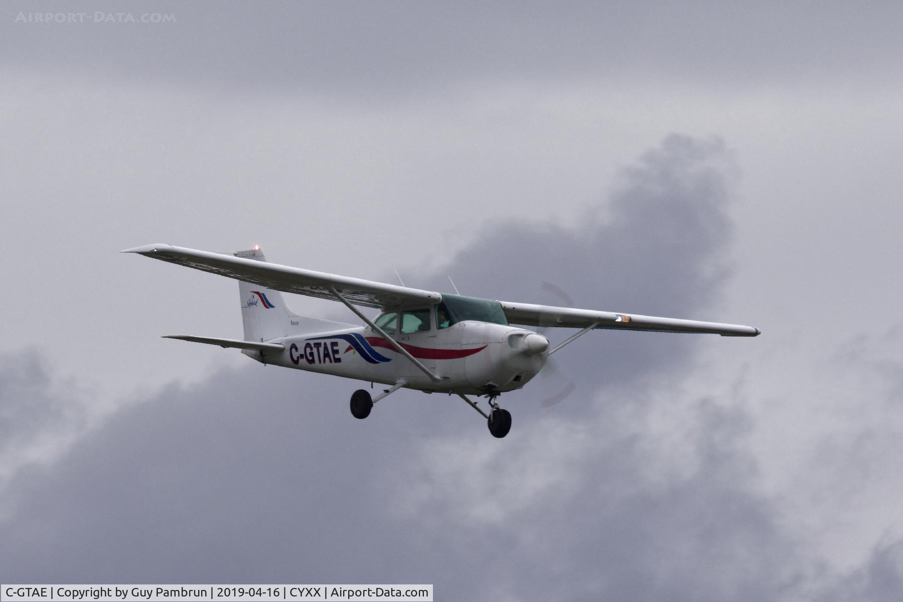 C-GTAE, 1981 Cessna 172P C/N 17275120, Landing