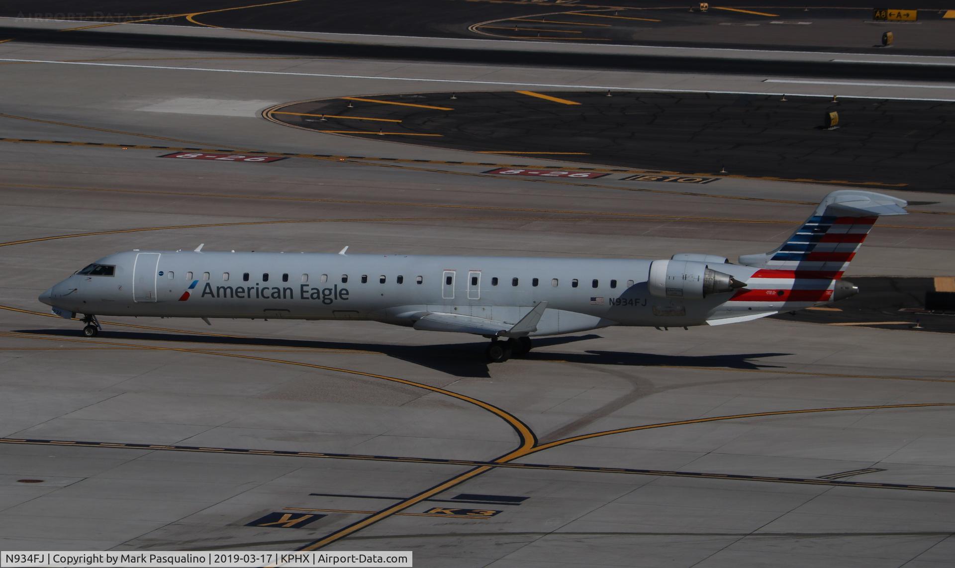 N934FJ, 2005 Bombardier CRJ-900ER (CL-600-2D24) C/N 15034, CL-600-2D24