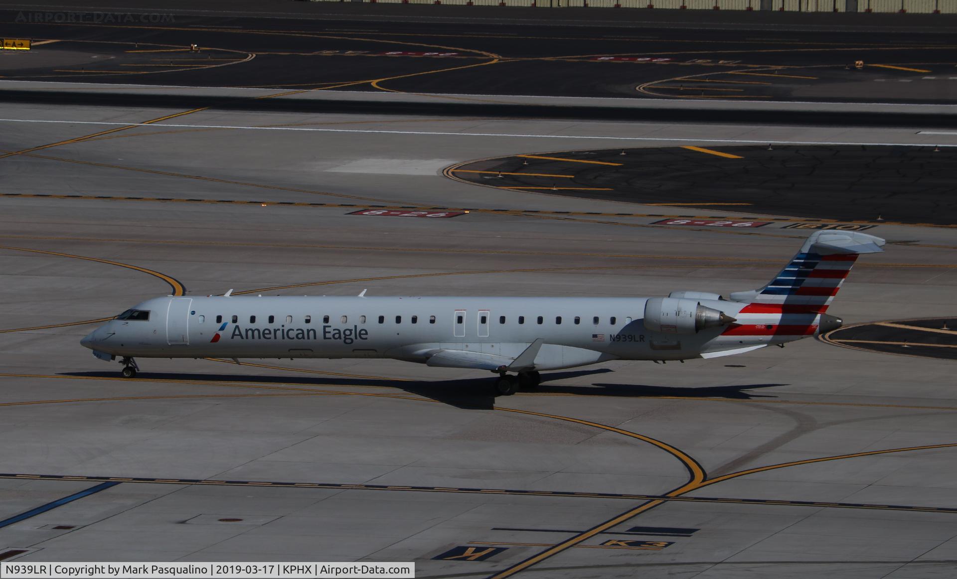 N939LR, 2005 Bombardier CRJ-900ER (CL-600-2D24) C/N 15039, CL-600-2D24