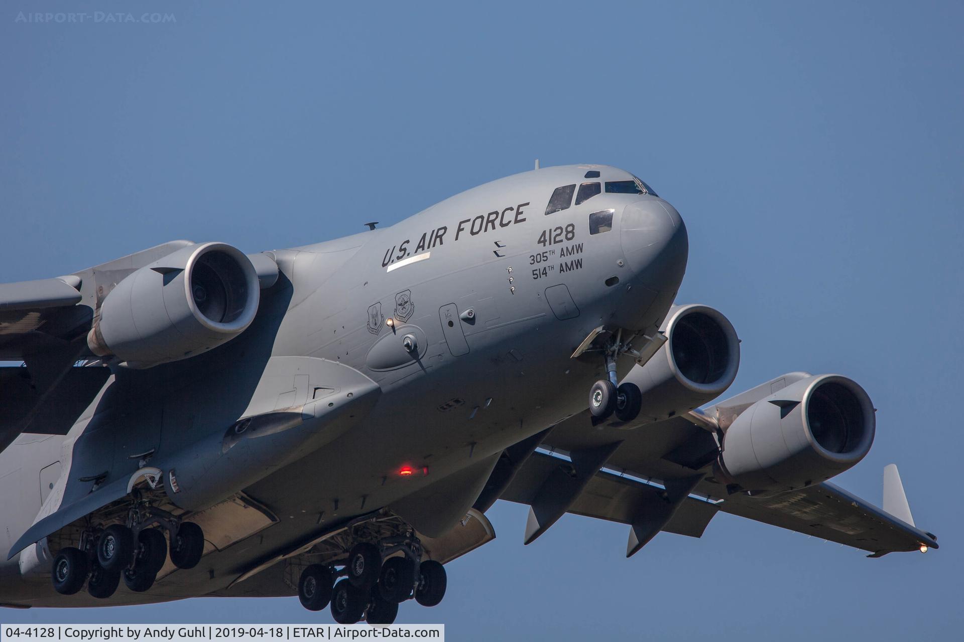 04-4128, 2004 Boeing C-17A Globemaster III C/N P-128, Boeing C-17A Globemaster III